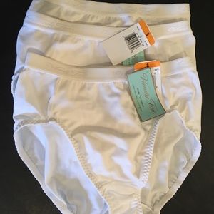 Vanity Fair Light Control Brief, White, Set of 3